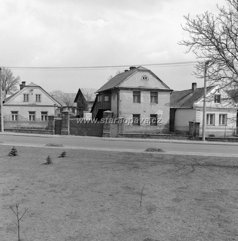 rolnicka (31).jpg - Dům vlevo je Rolnická 38. Žádný z těchto domů již dnes nestojí.
